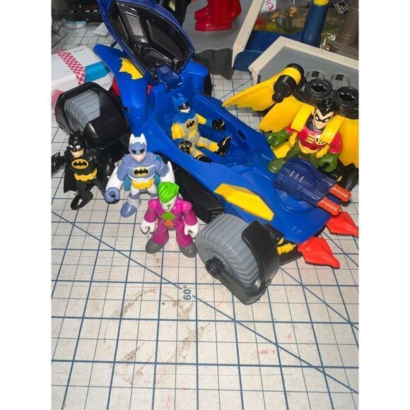 Imaginext DC Superfriends Batman Batmobile action figure bundle 215 9606 - Picture 1 of 2
